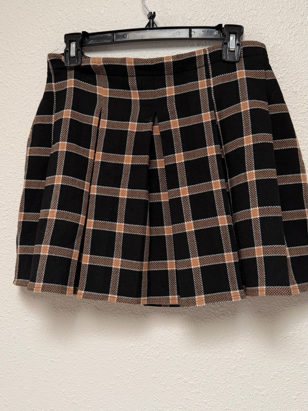 Forever 21 Black and Brown Plaid Pleated Skirt